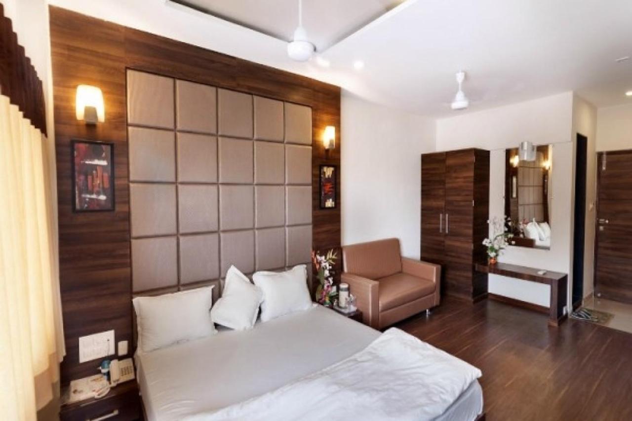 1 Bedroom Guest House In Jashoda Nagar, Ahmedabad Esterno foto